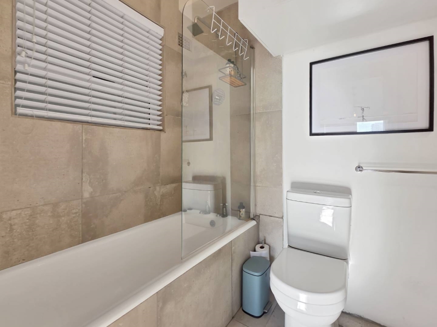 1 Bedroom Property for Sale in Gardens Western Cape